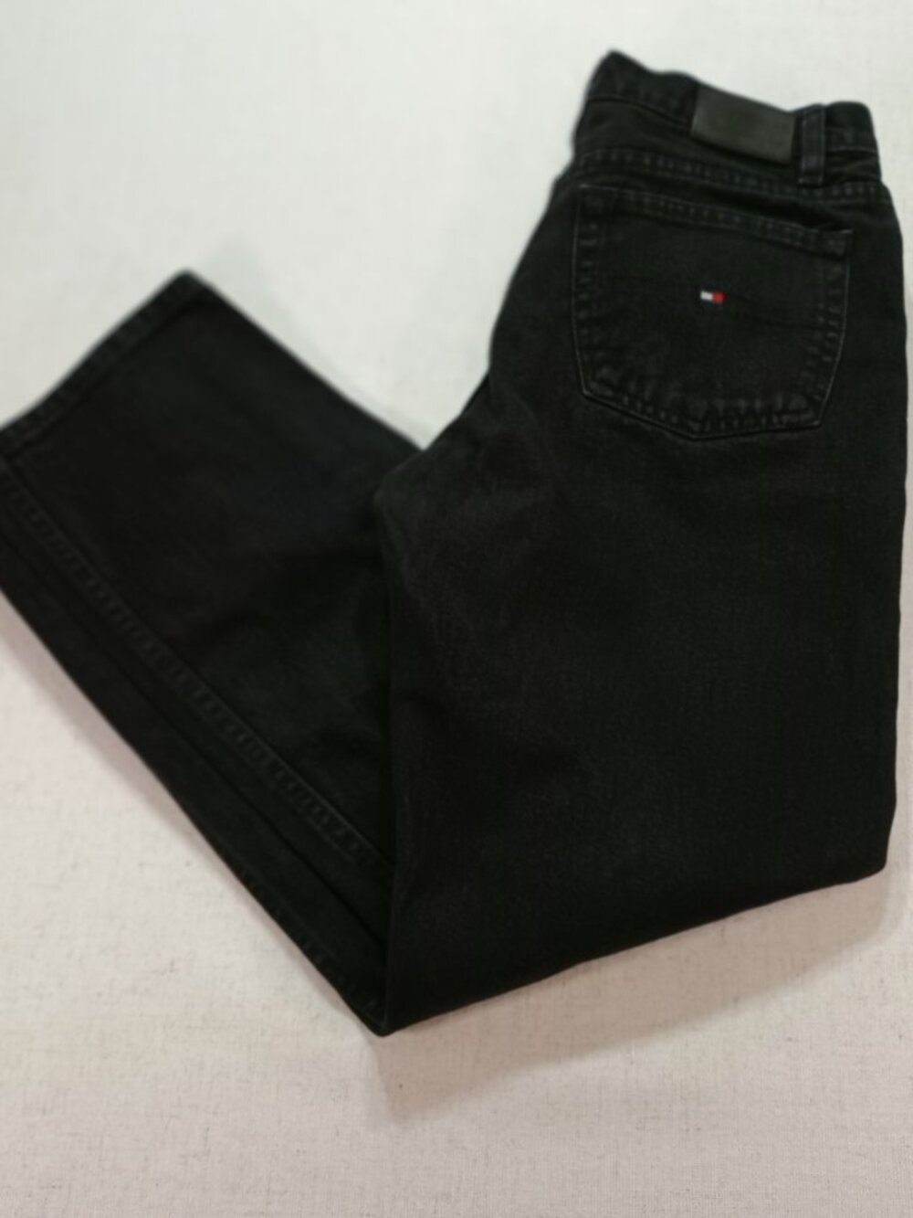 Tommy Hilfiger Black Denim Jeans Size 28 Straight Leg Mid Rise